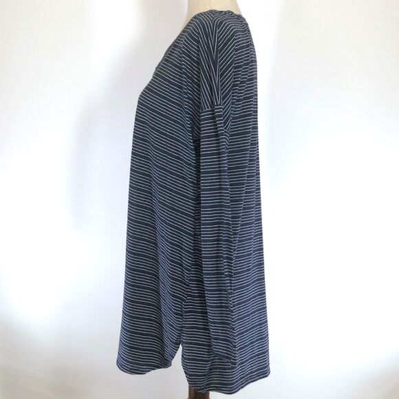 Two Hearts Maternity Navy Stripe V-Neck Tee Size Large - Picture 6 of 8